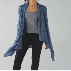 Lululemon Universal Wrap